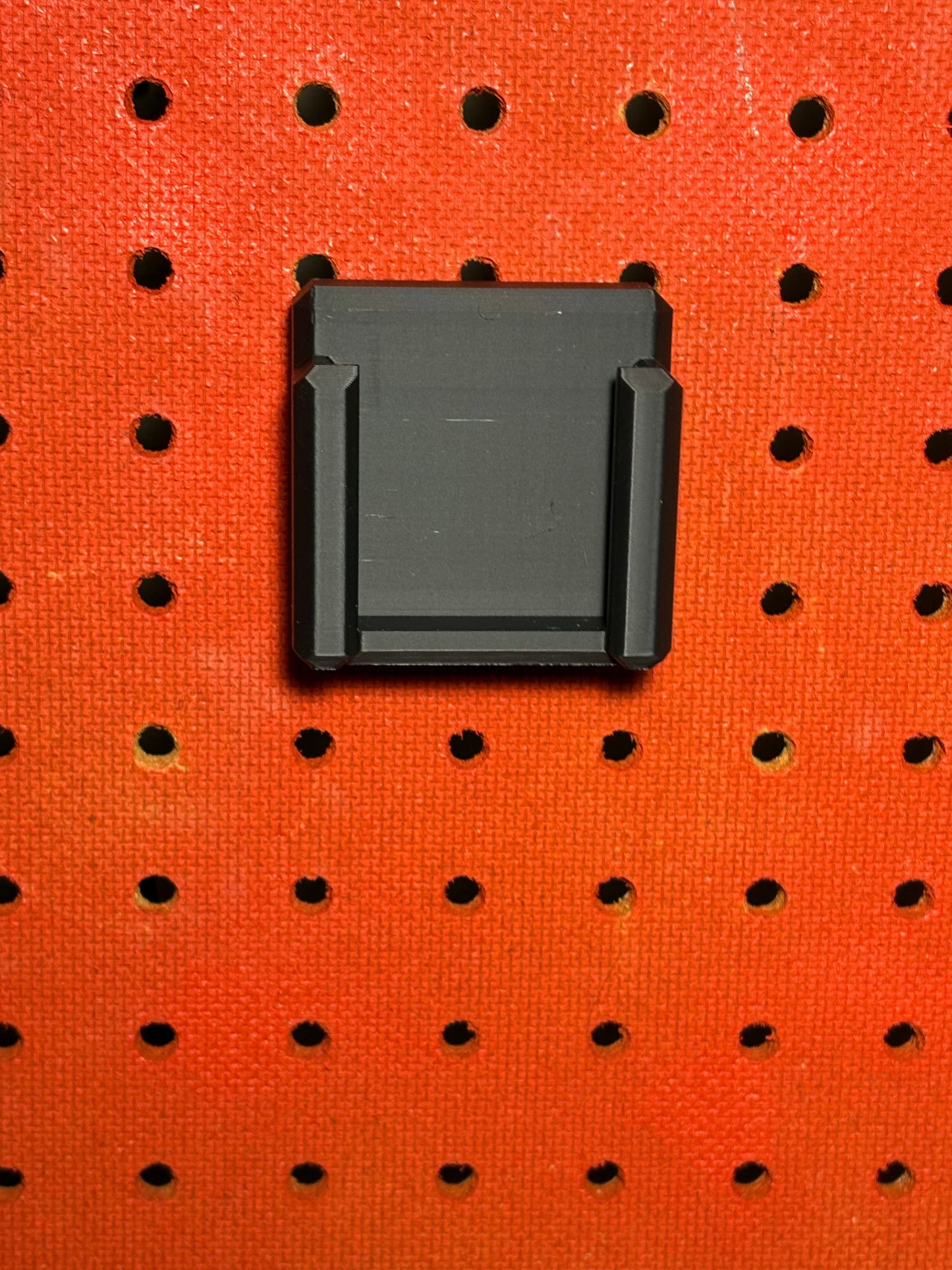 Pegboard Mount for MILWAUKEE M18 Battery