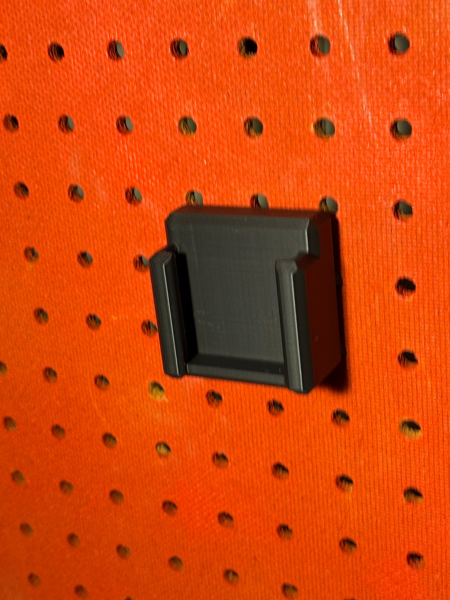 Pegboard Mount for MILWAUKEE M18 Battery