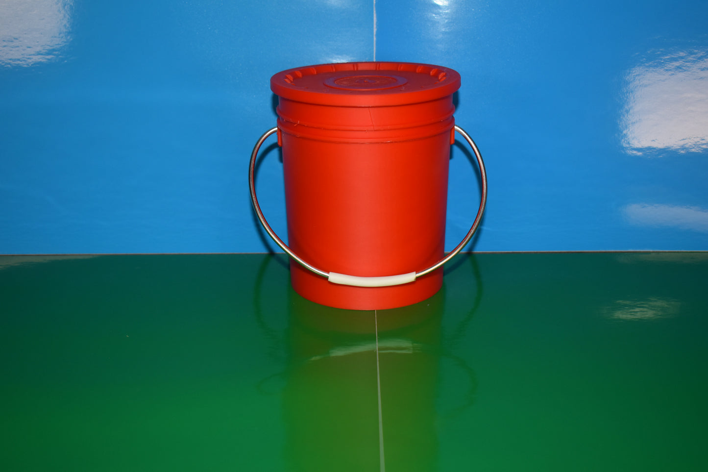 Mini Bucket with Lid – Multiple Colors & Sizes