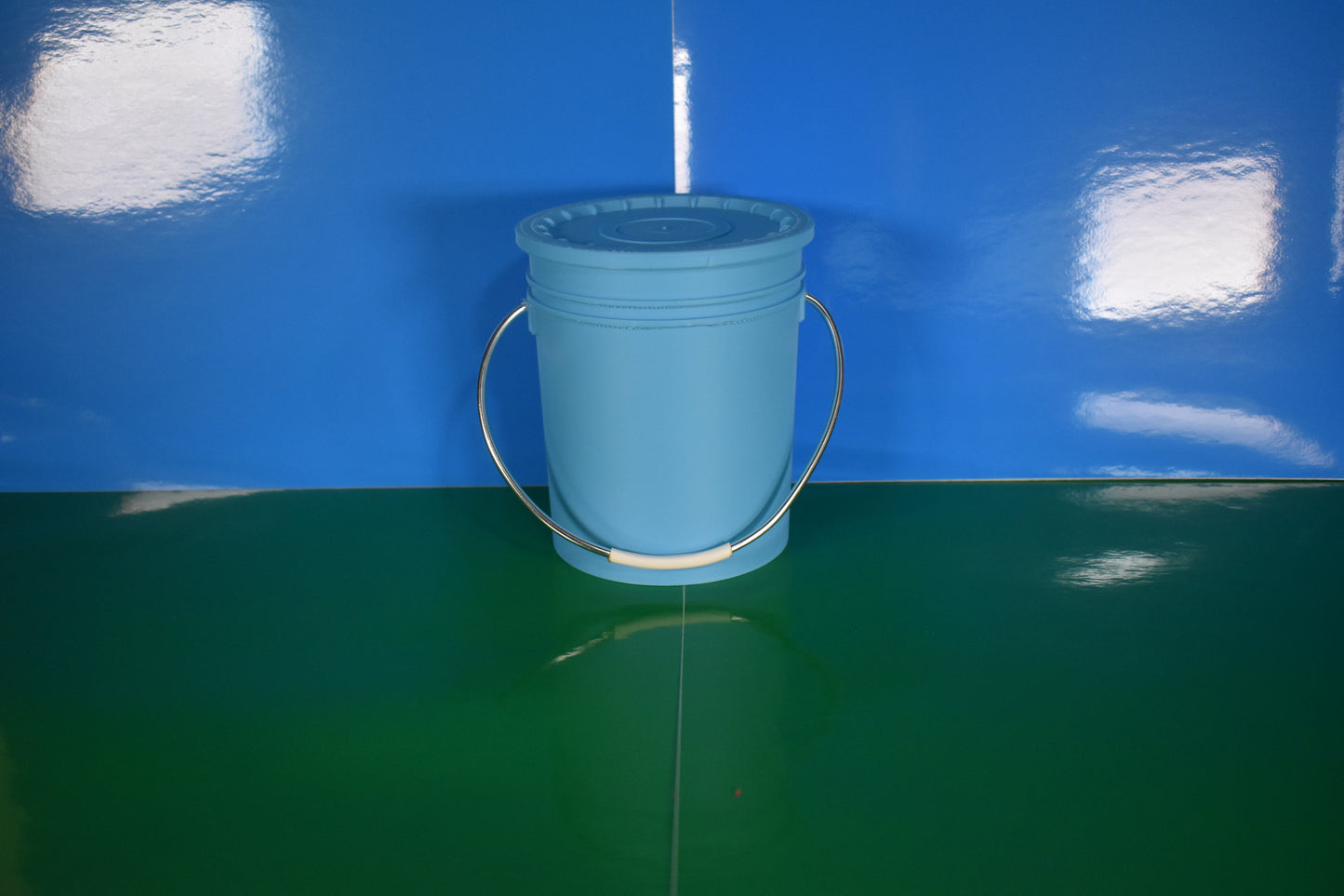 Mini Bucket with Lid – Multiple Colors & Sizes