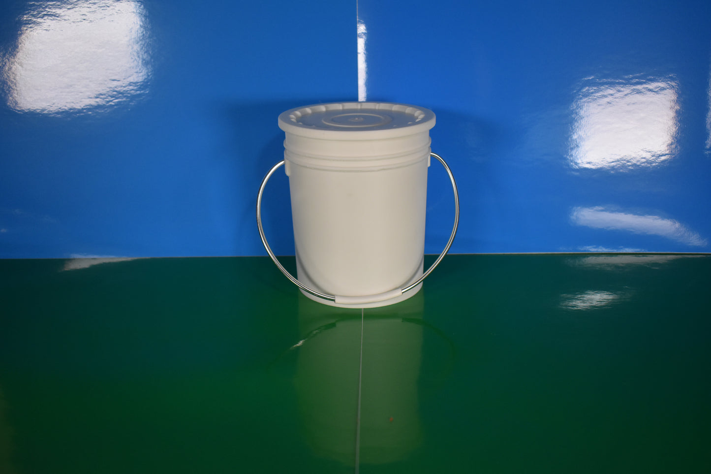 Mini Bucket with Lid – Multiple Colors & Sizes