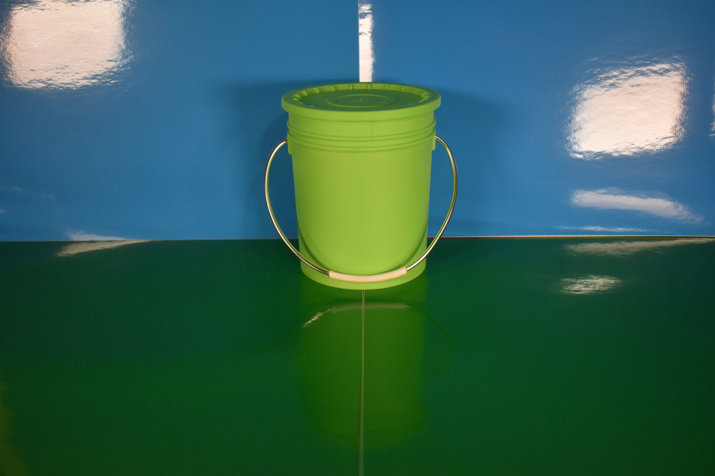 Mini Bucket with Lid – Multiple Colors & Sizes