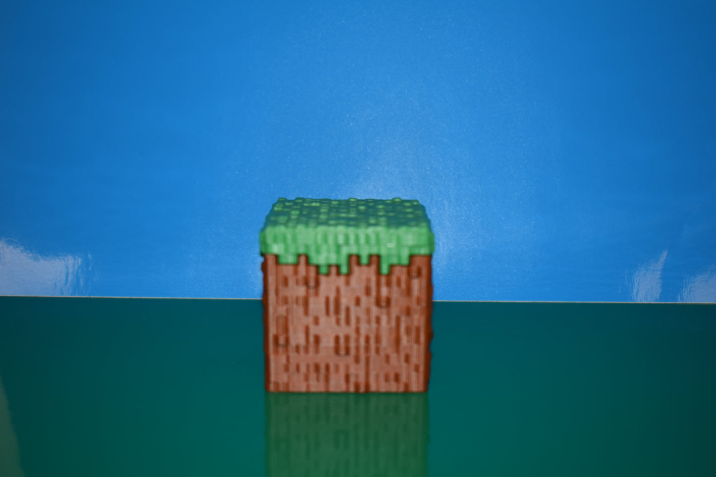 Mini Grass Block Container – 2″ Voxel-Style Desk Storage Cube