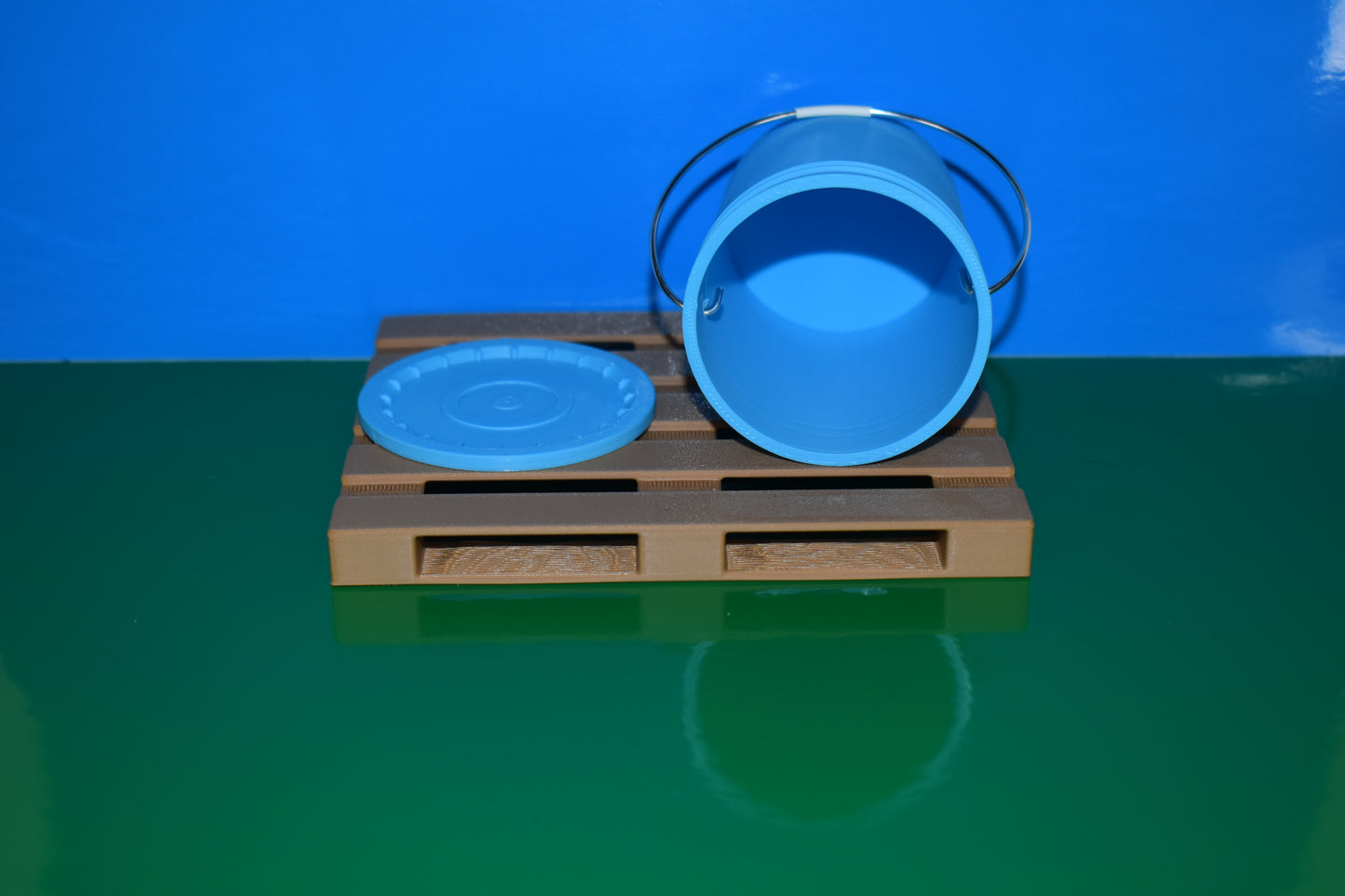 Mini Bucket with Lid – Multiple Colors & Sizes