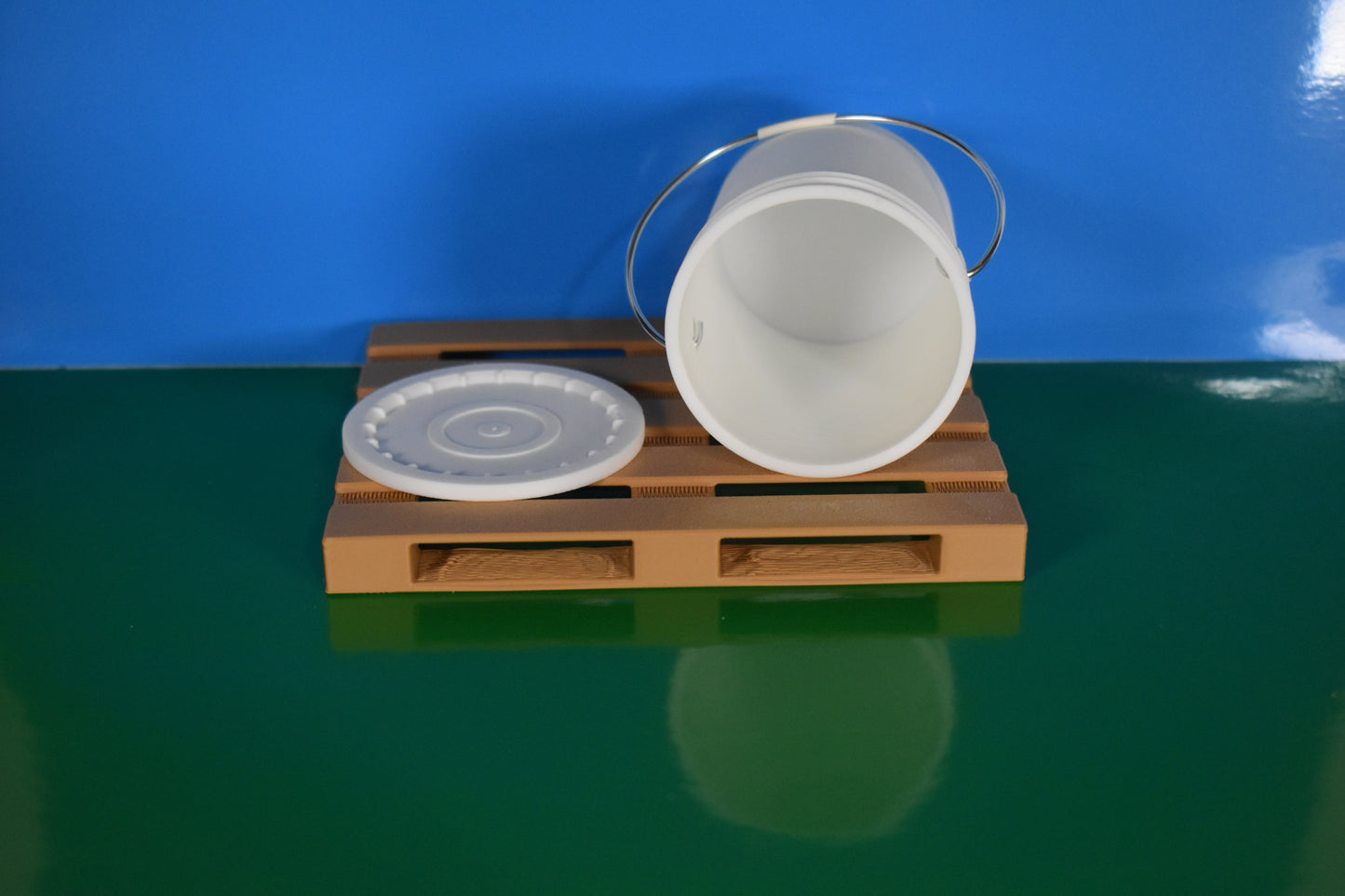 Mini Bucket with Lid – Multiple Colors & Sizes